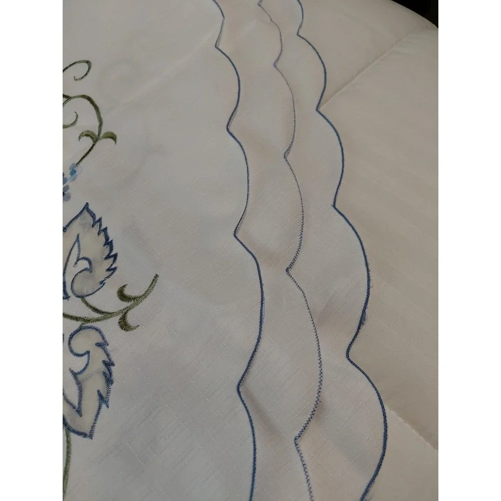 Vtg Table Cloth pure linen embroidery handmade Oval‎ 68x90. 8 Napkins Never Used